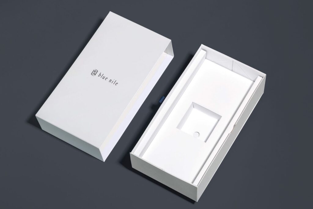 Engagement-Ring-Packaging-from-Blue-Nile-5